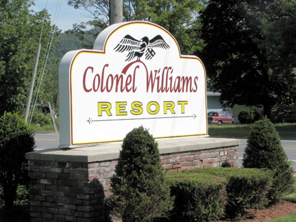 Colonel Williams Resort And Suites Lake George Exterior foto