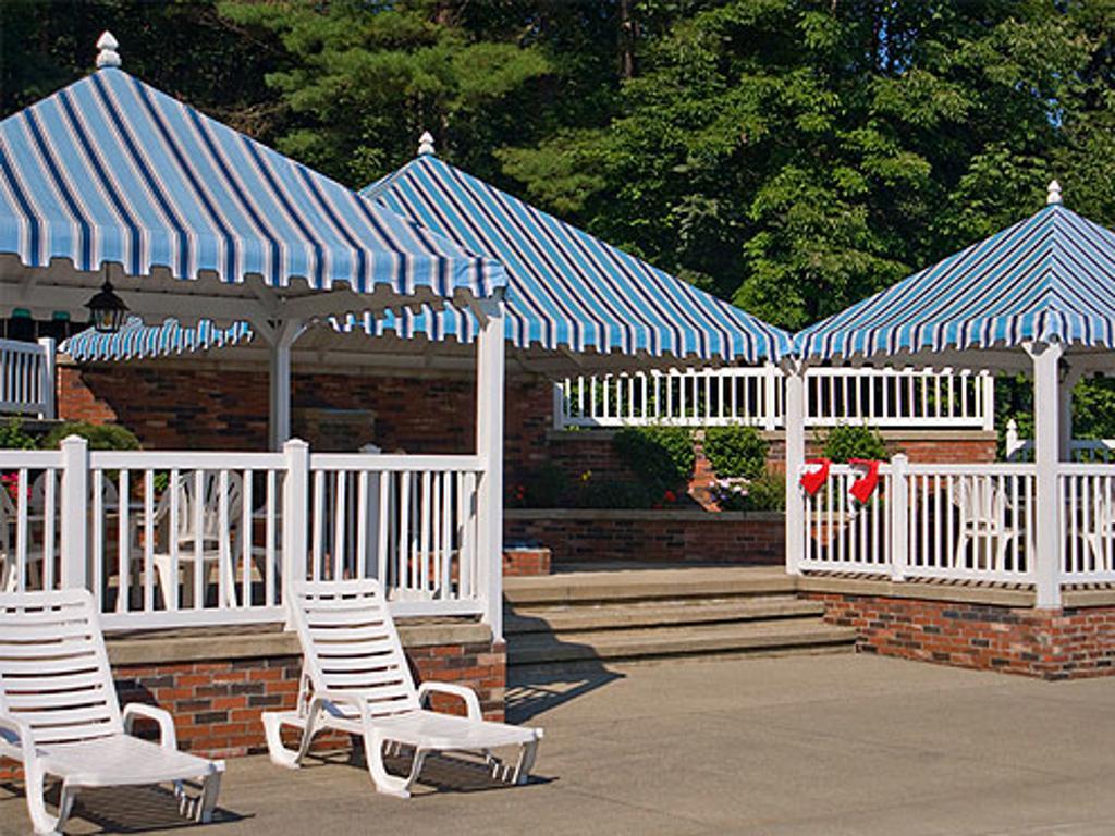Colonel Williams Resort And Suites Lake George Exterior foto