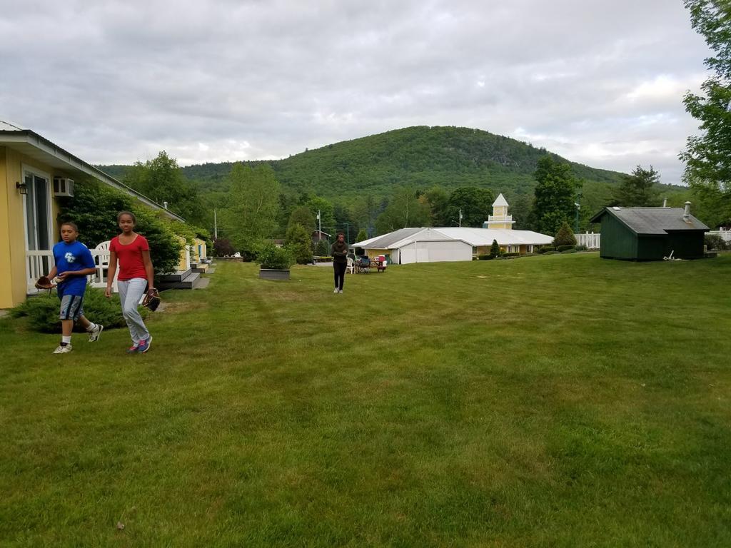 Colonel Williams Resort And Suites Lake George Exterior foto